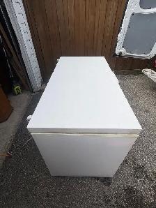 Free delivery used large Kenmore chest freezer white - Photo 4