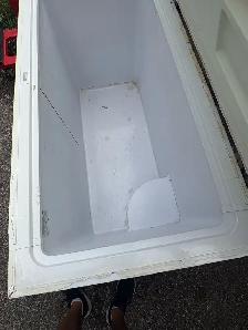 Free delivery used large Kenmore chest freezer white - Photo 5