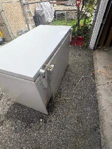 Free delivery used large Kenmore chest freezer white - Photo 7