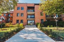 CONDO 3-1/2   GARAGE - 100% RÉNOVÉ  DERNIÈRE ÉTAGE À LONGUEUIL