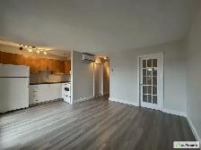 CONDO 3-1/2   GARAGE - 100% RÉNOVÉ  DERNIÈRE ÉTAGE À LONGUEUIL - Photo 4