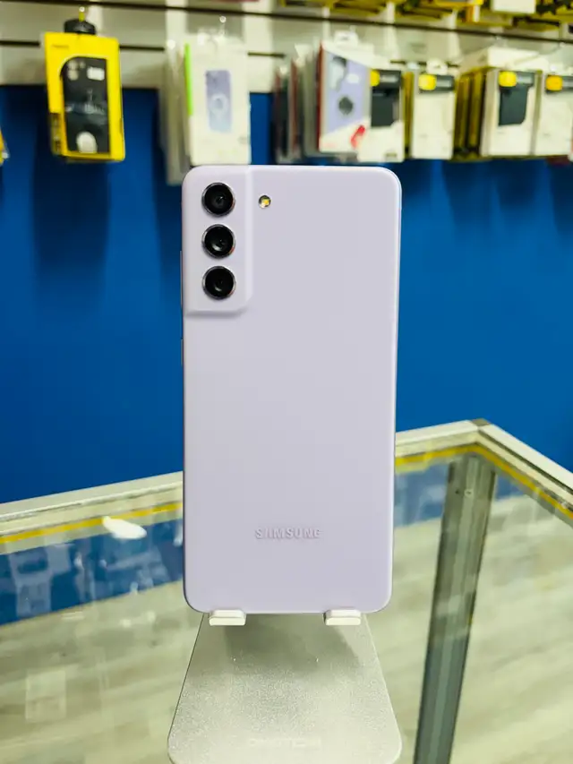 Samsung S21 FE 128gb (Store Warranty)