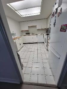 MODERN & CLEAN 2-BEDROOM CONDO FOR RENT NEAR SQUARE ONE! - Photo 3