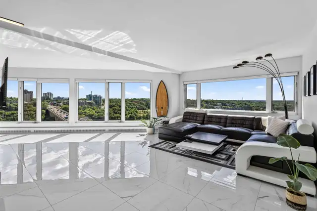 2 Bedroom   2 Bathroom Executive Condo Downtown For Sale