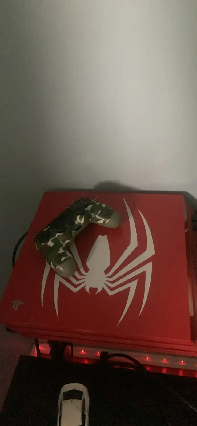 PS4 Pro 1TB Spider-Man edition