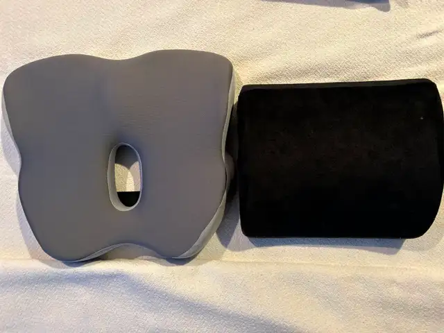 ALL R NEW -- Memory Foam Seat Bone Relief Seat Cushion Home And