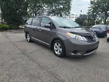 2015 Toyota Sienna LE 8 Passanger / Clean Carfax / Certified - Photo 3