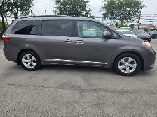 2015 Toyota Sienna LE 8 Passanger / Clean Carfax / Certified - Photo 4