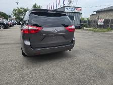 2015 Toyota Sienna LE 8 Passanger / Clean Carfax / Certified - Photo 6