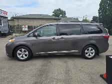 2015 Toyota Sienna LE 8 Passanger / Clean Carfax / Certified - Photo 8