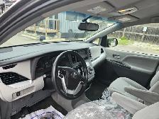 2015 Toyota Sienna LE 8 Passanger / Clean Carfax / Certified - Photo 9