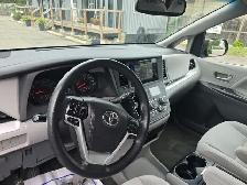 2015 Toyota Sienna LE 8 Passanger / Clean Carfax / Certified - Photo 18