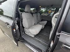 2015 Toyota Sienna LE 8 Passanger / Clean Carfax / Certified - Photo 28