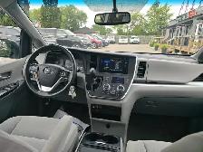 2015 Toyota Sienna LE 8 Passanger / Clean Carfax / Certified - Photo 30