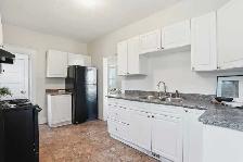 4 Bed 1 Bath House for Rent - Photo 3