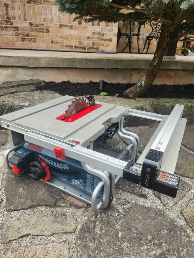 BOSCH PORTABLE 10in TABLE SAW
