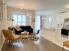 Richmond Hill Primary Bedroom in a Townhouse For Rent - Photo 3