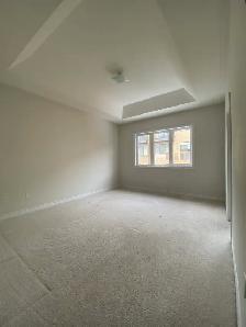 Richmond Hill Primary Bedroom in a Townhouse For Rent - Photo 7