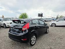 2013 Ford Fiesta Titanium Hatchback Leather Heated Seats Low KM - Photo 4