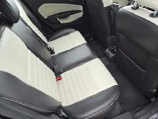 2013 Ford Fiesta Titanium Hatchback Leather Heated Seats Low KM - Photo 10