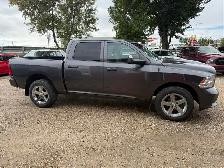 2018 Ram 1500 EXPRESS CREW 4WD ONLY 126K - Photo 3