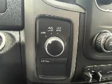 2018 Ram 1500 EXPRESS CREW 4WD ONLY 126K - Photo 13
