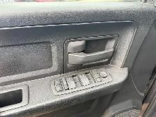 2018 Ram 1500 EXPRESS CREW 4WD ONLY 126K - Photo 16