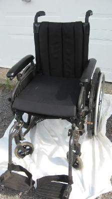 Chaise roulante pour taille moyenne