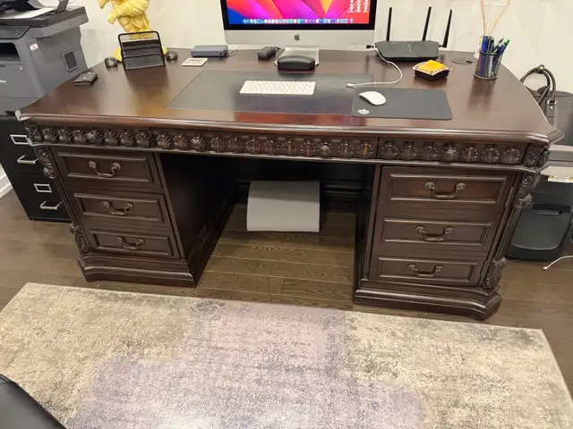 Real Hardwood Brown Color Computer Desk for Sale