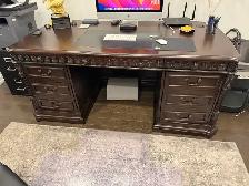 Real Hardwood Brown Color Computer Desk for Sale