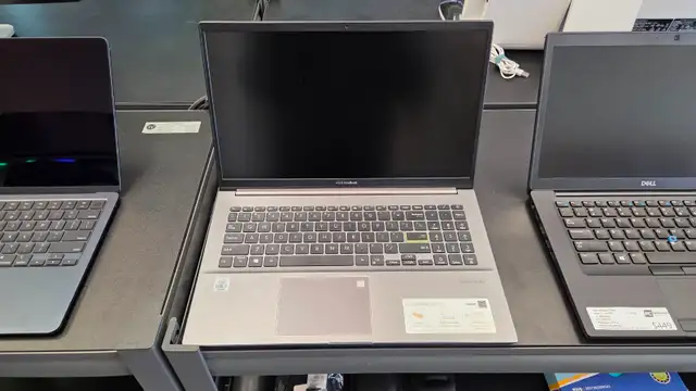 ASUS VivoBook X512FA 15.6' Laptop – Intel Core i7 – 512GB SSD