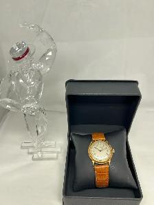 Vintage Universal Genève 14K Gold Watch - Photo 2