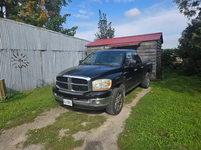 2006 Dodge Ram 1500 hemi crew cab