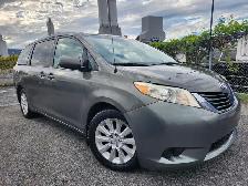 2011 Toyota Sienna AWD 7 PASSAGER GARANTIE 1 ANS