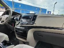 2011 Toyota Sienna AWD 7 PASSAGER GARANTIE 1 ANS - Photo 6