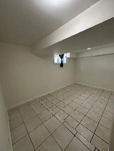Semi Detached Raised Bungalow in Mississauga (Downstairs Unit) - Photo 3