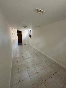 Semi Detached Raised Bungalow in Mississauga (Downstairs Unit) - Photo 5
