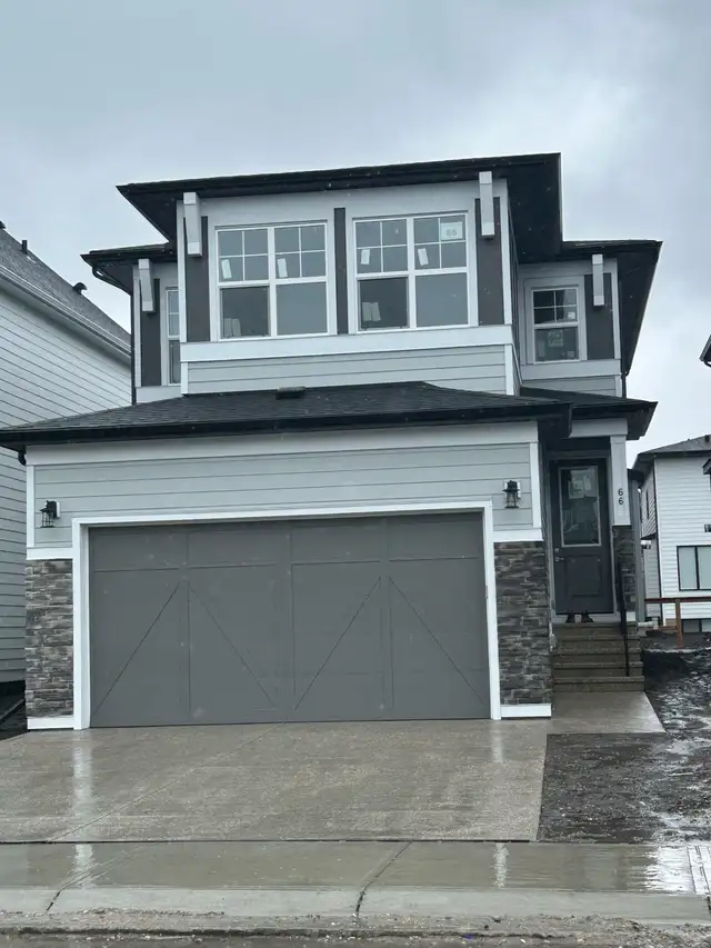 Stunning 4 Bedroom Luxury Home in Aspen Woods