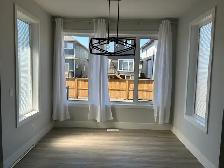 Stunning 4 Bedroom Luxury Home in Aspen Woods - Photo 10