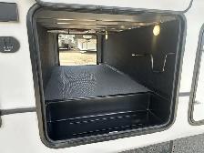 2025 Arcadia 242SLMD COUPLES UNIT, LUXURIOUS, CLEARANCE SALE - Photo 11