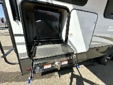 2025 Arcadia 242SLMD COUPLES UNIT, LUXURIOUS, CLEARANCE SALE - Photo 14