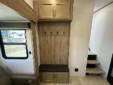 2025 Arcadia 242SLMD COUPLES UNIT, LUXURIOUS, CLEARANCE SALE - Photo 27