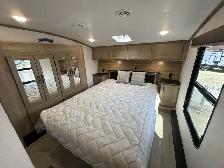 2025 Arcadia 242SLMD COUPLES UNIT, LUXURIOUS, CLEARANCE SALE - Photo 36