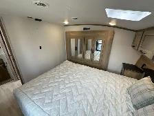 2025 Arcadia 242SLMD COUPLES UNIT, LUXURIOUS, CLEARANCE SALE - Photo 37