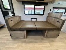 2025 Arcadia 242SLMD COUPLES UNIT, LUXURIOUS, CLEARANCE SALE - Photo 39