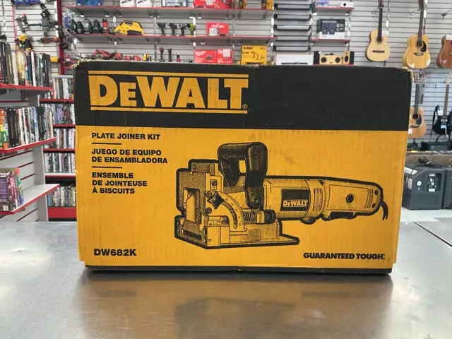 biscuiteuse Dewalt
