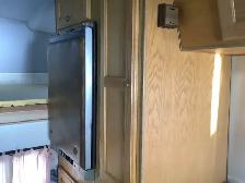 Northern Lite truck camper. - Photo 4