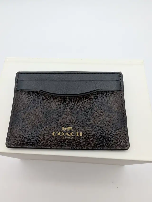(B10224) Coach New York Brown Signature Canvas Card Case Blac...