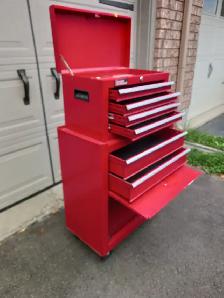 ROLLING TOOLBOX $260 OBO CASH only. Popular Machanics Toolbox,