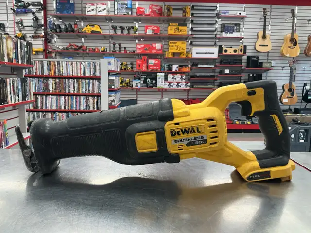 scie va et vien Dewalt